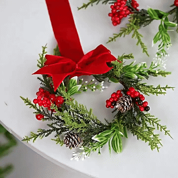 🎅Early Christmas Sale-🎄6-Pack Christmas Mini Window Wreaths with Ribbon Bows & Red Berries